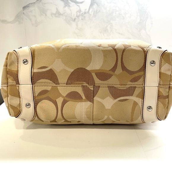 Coach signature beige tan Carly Bucket Purse optic white trim - Picture 5 of 15